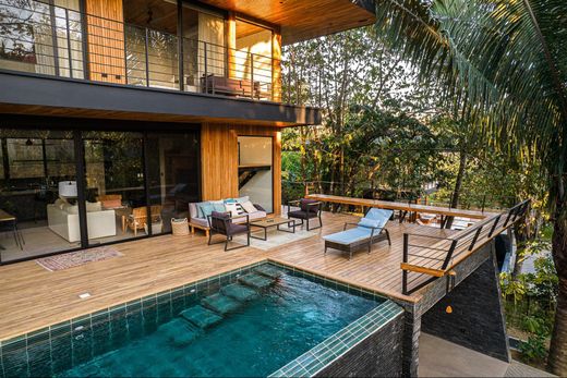 Vrijstaand huis in Santa Teresa, Cantón de Puntarenas