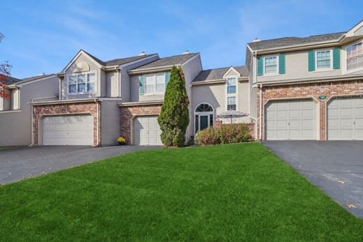 Townhouse in Branchburg Township, Somerset County