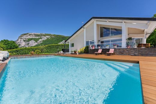 빌라 / Archamps, Haute-Savoie
