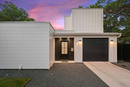 Detached House in Austin, Travis County
