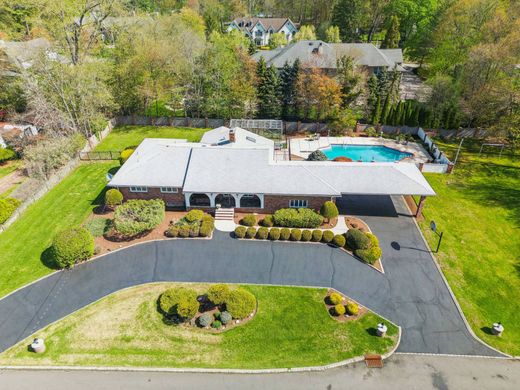 Detached House in Upper Saddle River, Bergen County
