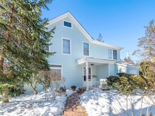 Duplex in Sea Cliff, Nassau County