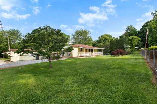 Casa Unifamiliare a Hendersonville, Henderson County