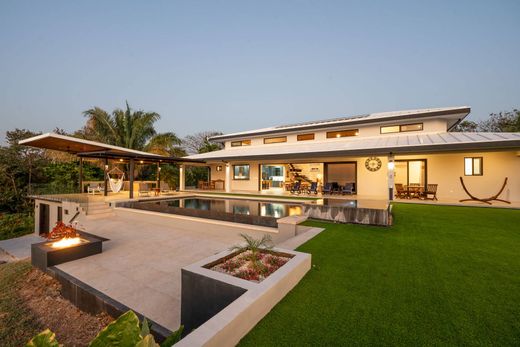 Einfamilienhaus in Nosara, Nicoya