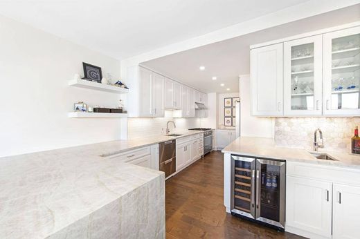 Apartment in Washington, Washington County