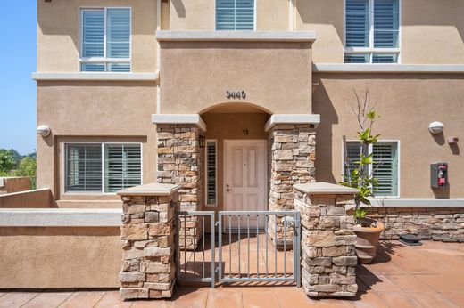 Townhouse in West Covina, Los Angeles County