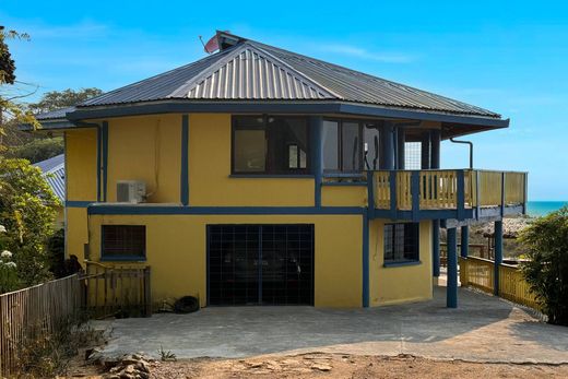 Maison individuelle à Roatán
