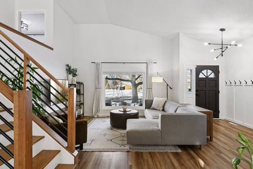 Luxury home in Chanhassen, Carver County