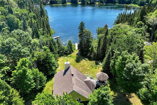 Detached House in Sainte-Lucie-des-Laurentides, Laurentides