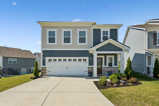 Detached House in Columbia, Maury County