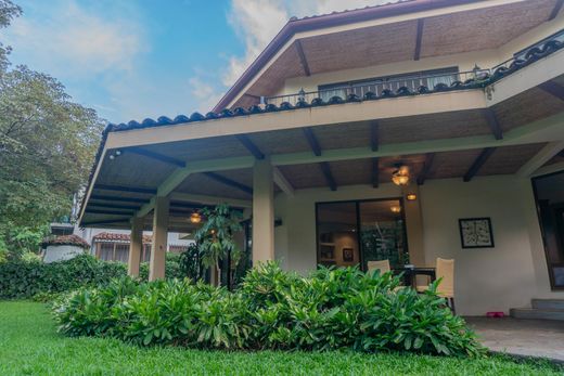 Apartment in Santa Ana, Provincia de San José