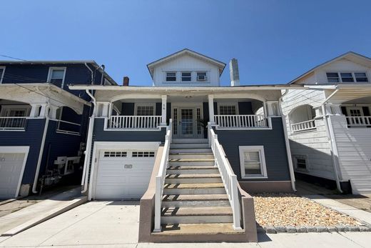 Detached House in Ventnor City, Atlantic County