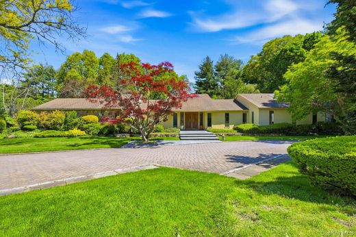 Detached House in Old Westbury, Nassau County