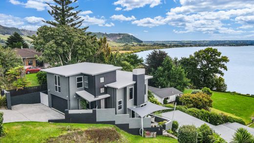 Dom jednorodzinny w Rotorua, Rotorua District