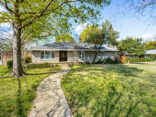 Detached House in Dallas, Dallas County