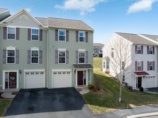 Townhouse in Boalsburg, Centre County
