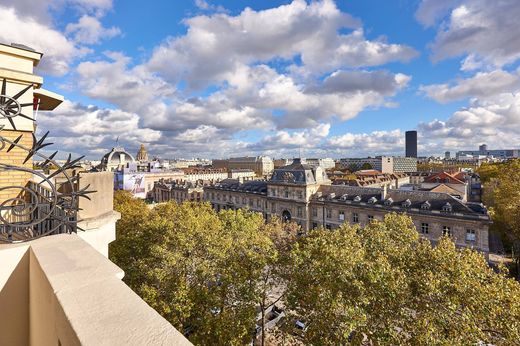 Apartment / Etagenwohnung in Tour Eiffel, Invalides – Ecole Militaire, Saint-Thomas d’Aquin, Paris