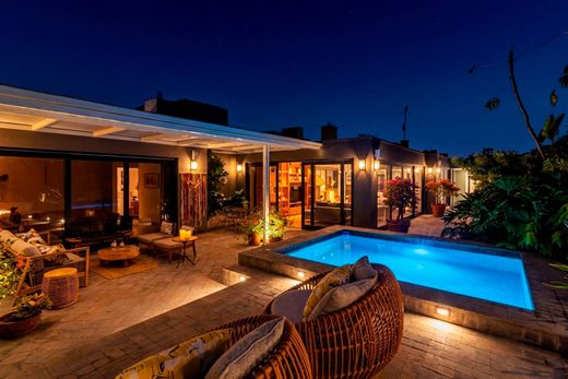 Detached House in San Isidro, Lima