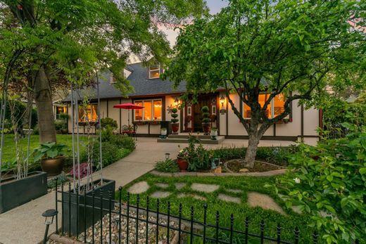 Luxury home in Medford, Jackson County