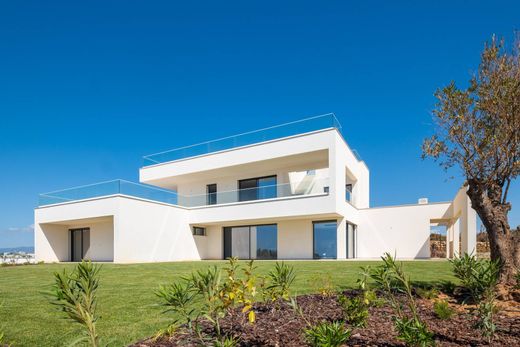 Detached House in Lagoa, Distrito de Faro