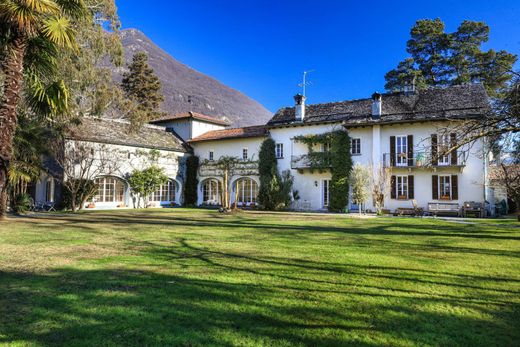 Vrijstaand huis in Cugnasco, Locarno District