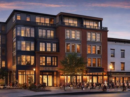 Luxury home in Saratoga Springs, Saratoga County