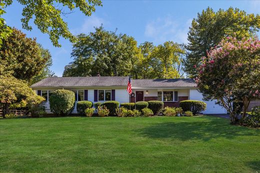 Einfamilienhaus in Tinton Falls, Monmouth County