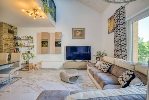 Apartment in Annecy-le-Vieux, Haute-Savoie