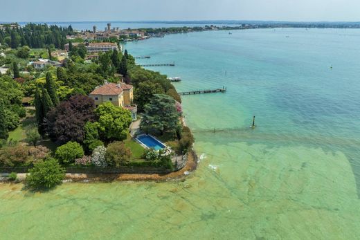 Villa a Sirmione, Brescia