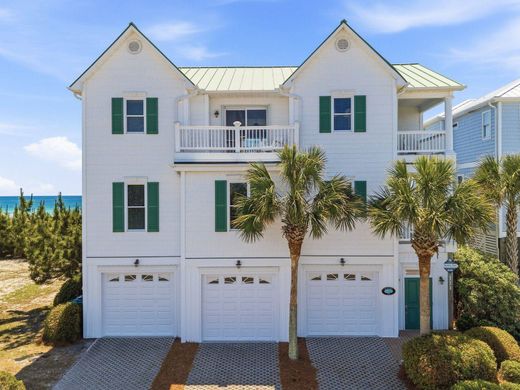 Luxury home in Topsail Beach, Pender County