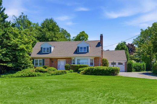 Detached House in Cold Spring Harbor, Suffolk County