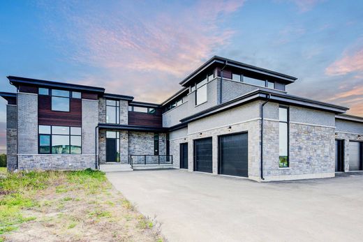 Detached House in Halton Hills, Ontario