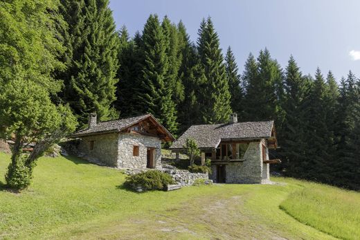 Dom jednorodzinny w Pinzolo, Provincia autonoma di Trento