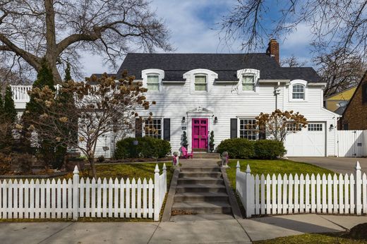 Detached House in Edina, Hennepin County