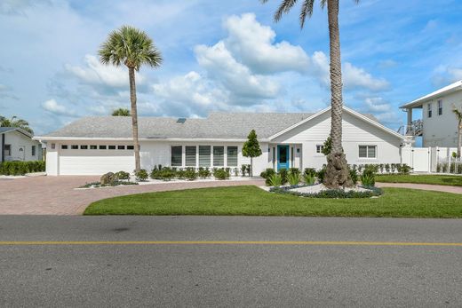 Detached House in New Smyrna Beach, Volusia County