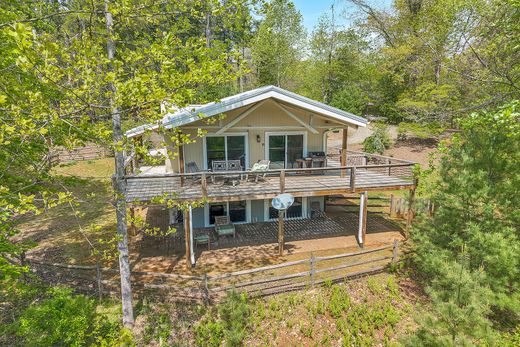 Detached House in West Jefferson, Ashe County