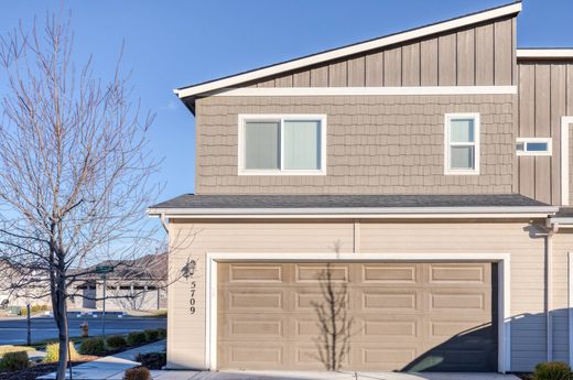 Nampa, Canyon Countyのタウンハウス