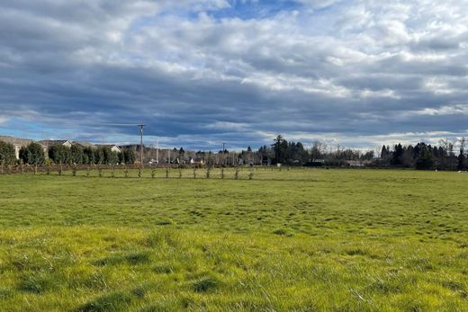 Land in McMinnville, Yamhill County
