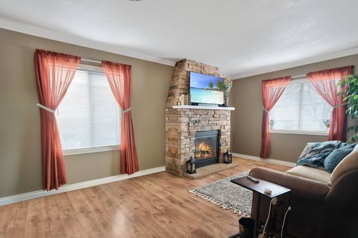 Duplex in Prineville, Crook County