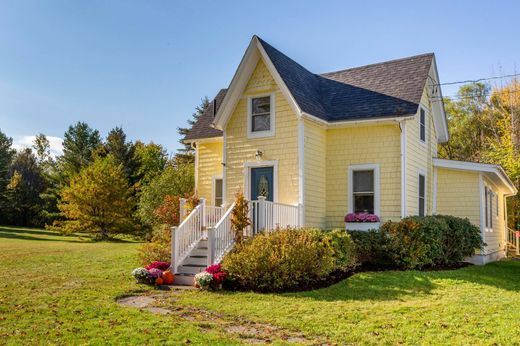 Detached House in Camden, Knox County