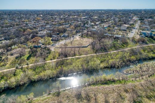 Land in San Antonio, Bexar County