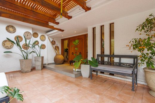 Detached House in Las Condes, Provincia de Santiago de Chile