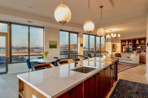 Apartment in Washington, Washington County