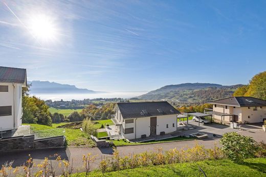 Casa Unifamiliare a St-Légier-La Chiésaz, Riviera-Pays-d'Enhaut District