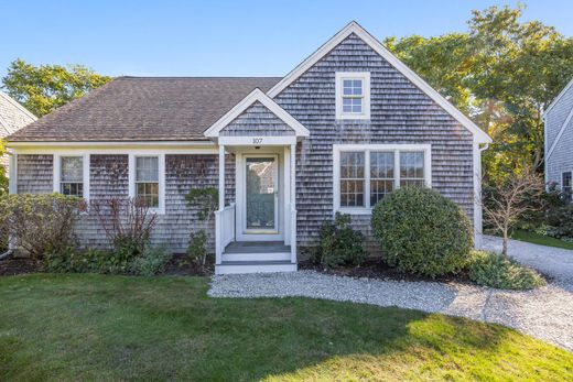 Apartment / Etagenwohnung in West Yarmouth, Barnstable County