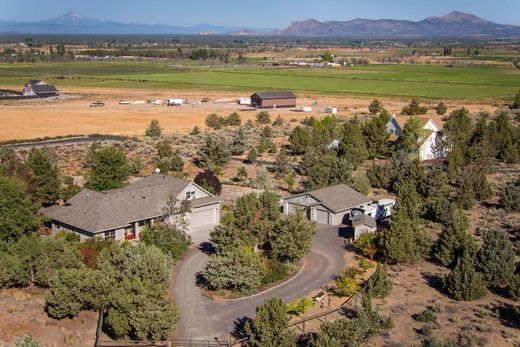 Luxury home in Powell Butte, Crook County