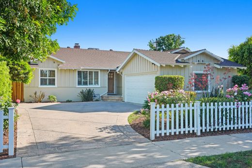 Detached House in Valley Village, Los Angeles County