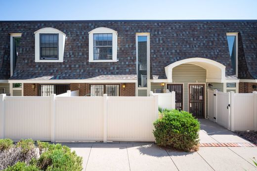 Αστικό ακίνητο σε Aurora, Adams County