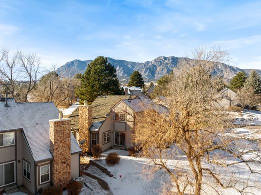 Colorado Springs, El Paso Countyのタウンハウス