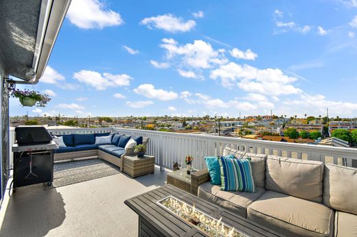Townhouse in Redondo Beach, Los Angeles County